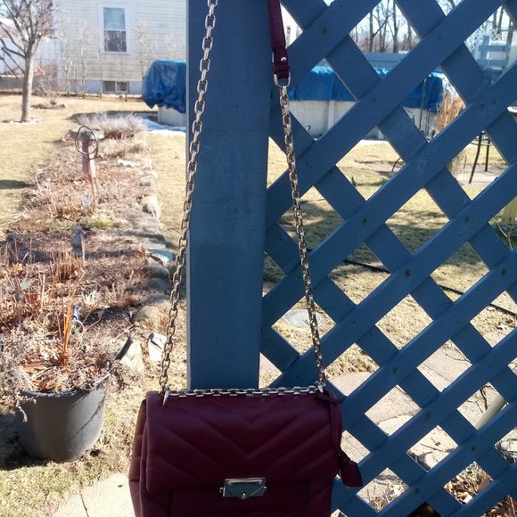 Michael Kors Cece Chevron Quilted Leather Chain Medium Shoulder Bag Purse Berry - Picture 13 of 13